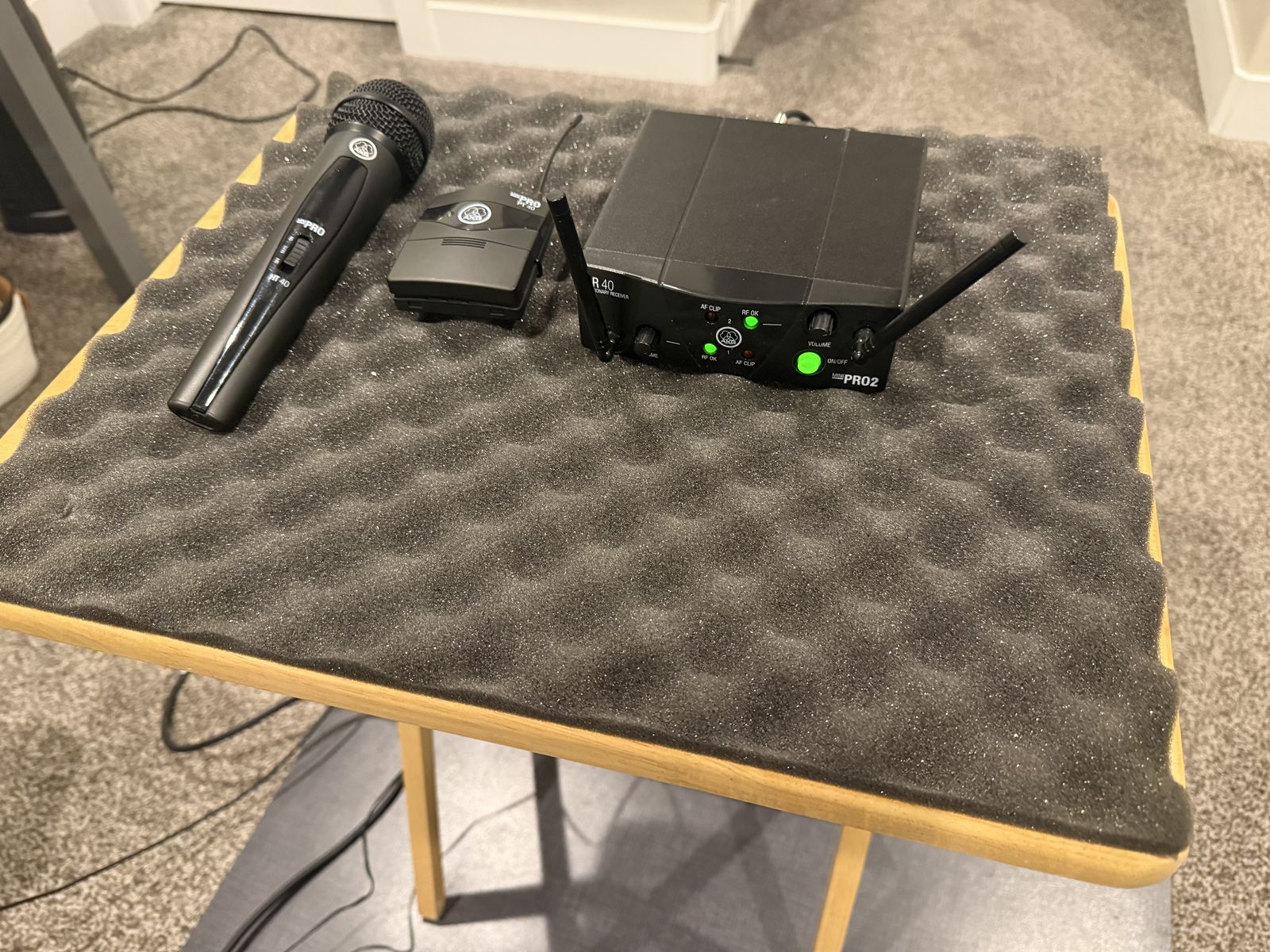 Microphone and Body Pack Wireless System