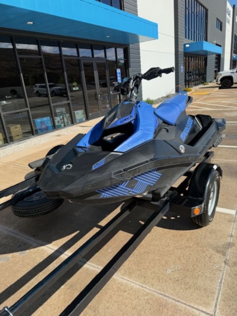 2023 Sea-Doo Spark® Trixx™ 3-up Rotax® 900 H.O. ACE™ iBR