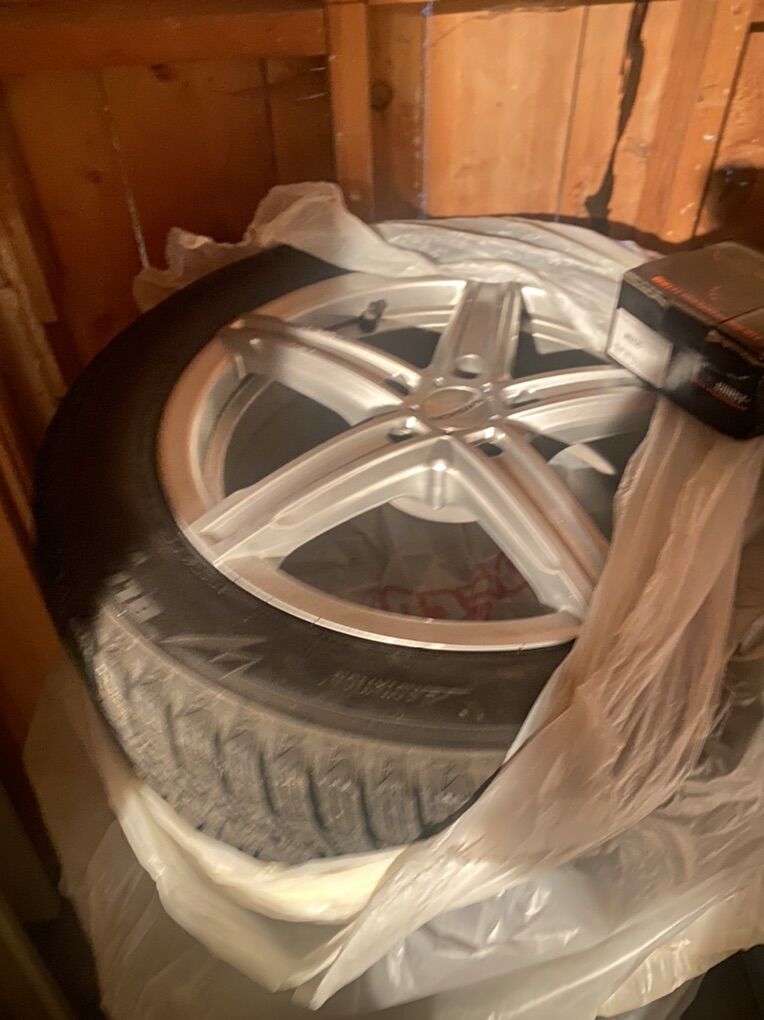 4 Blizzak Ws90 255/55R17 Snow Tires