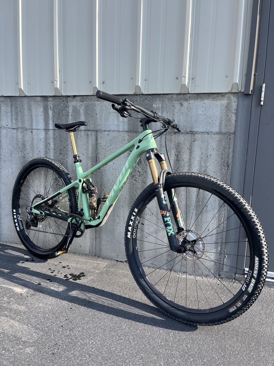 Pivot Mach 4 SL - Medium