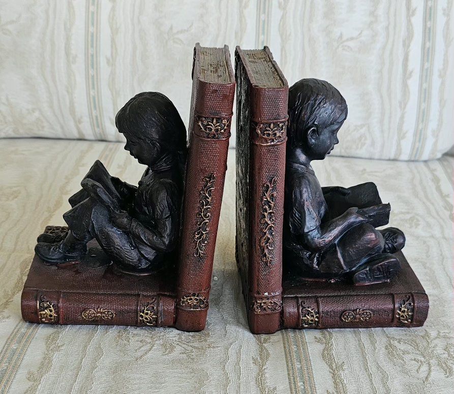 Bookends Resin 6"×3"