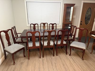 Dinning Room Table With 10 Chairs