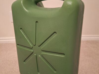 Portable 5 gal. Water Storage Container