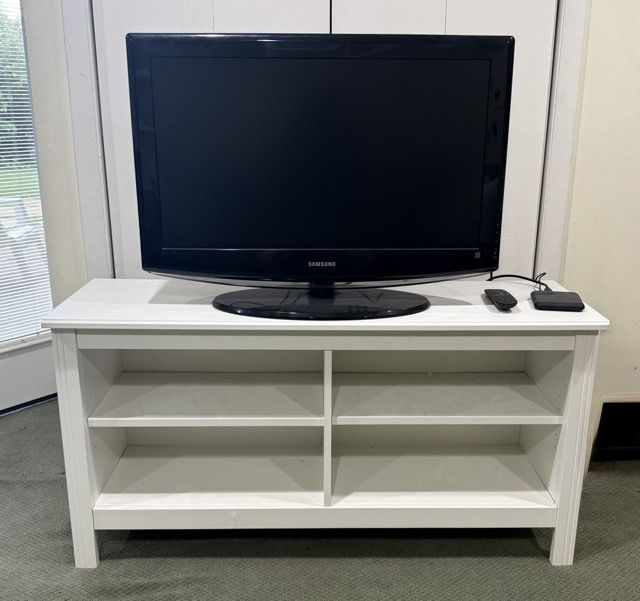 IKEA BESTÅ White TV Stand / Media Console - Excellent Condition