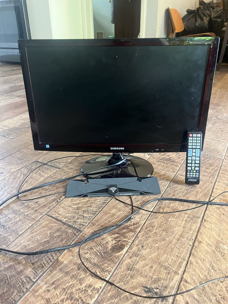 Samsung SyncMaster T24B350 24-Inch LED TV Monitor with Remote
