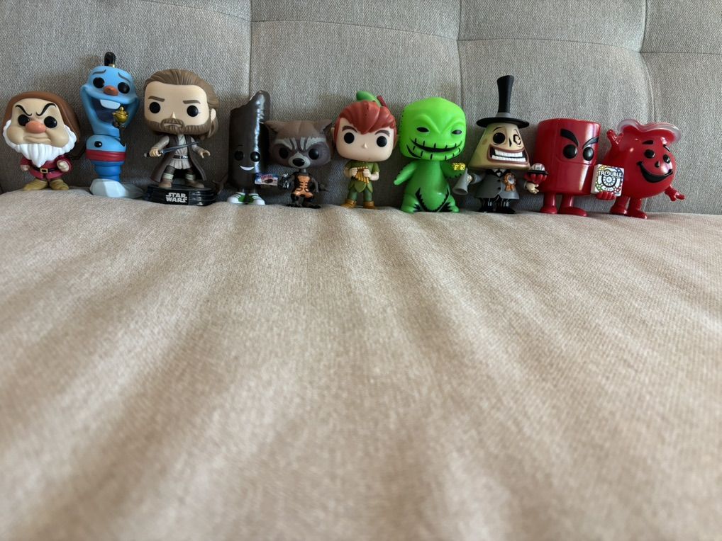 10 Funko Pops NO BOXES!