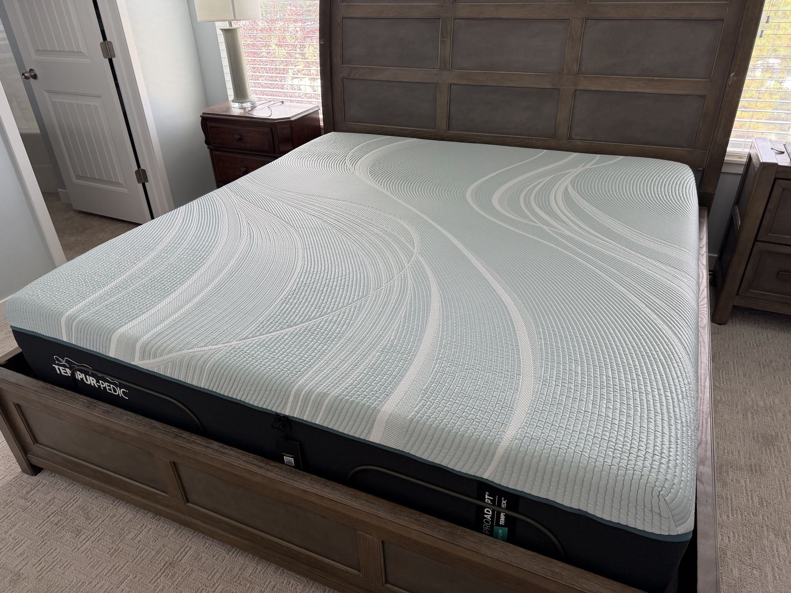 Tempur-Pedic Mattress - king like new Condition