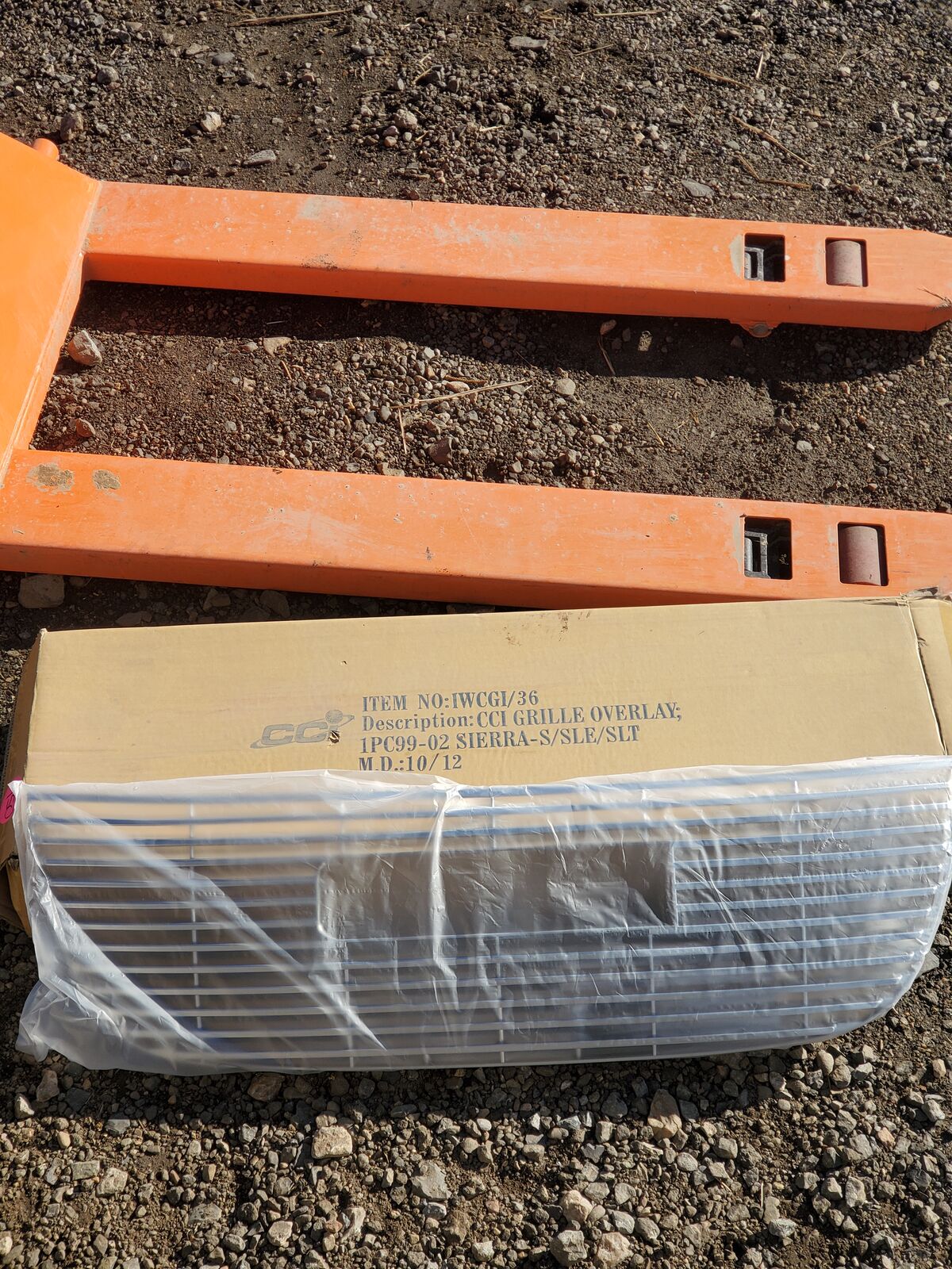 1999-2002 GMC Sierra Chrome Grille Overlay