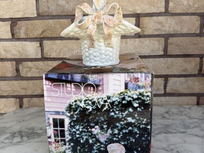 Studio Nova Butterfly Porcelain Basket with Bow Home Decor, White/Pink