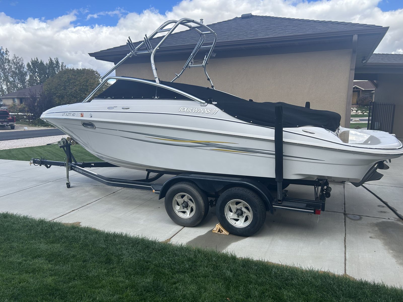 2005 Four Winns Horizon
