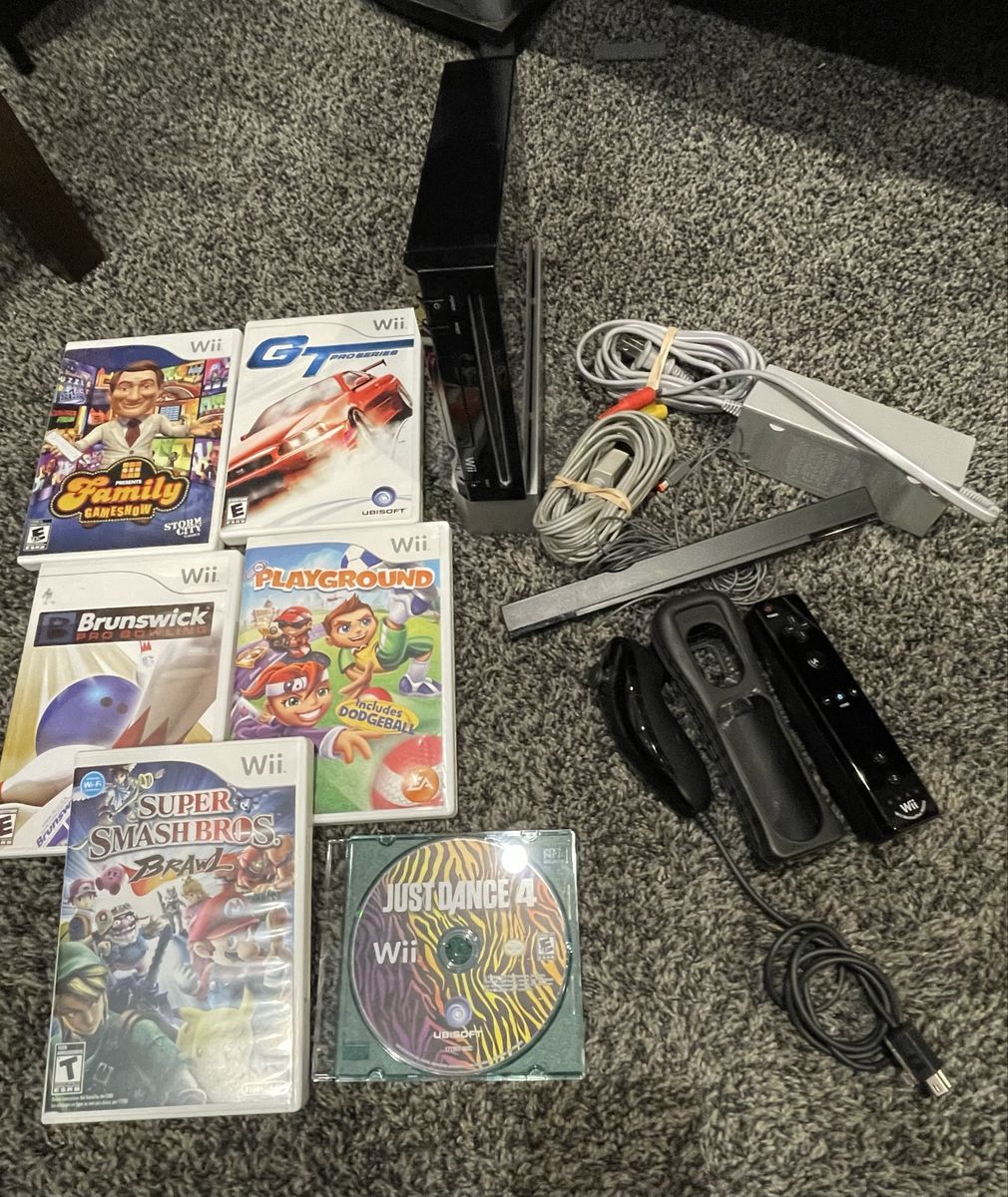 Nintendo Wii bundle (black console)