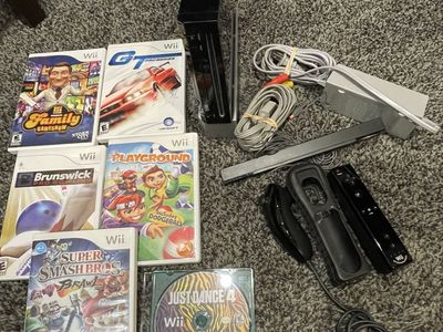 Nintendo Wii bundle (black console)