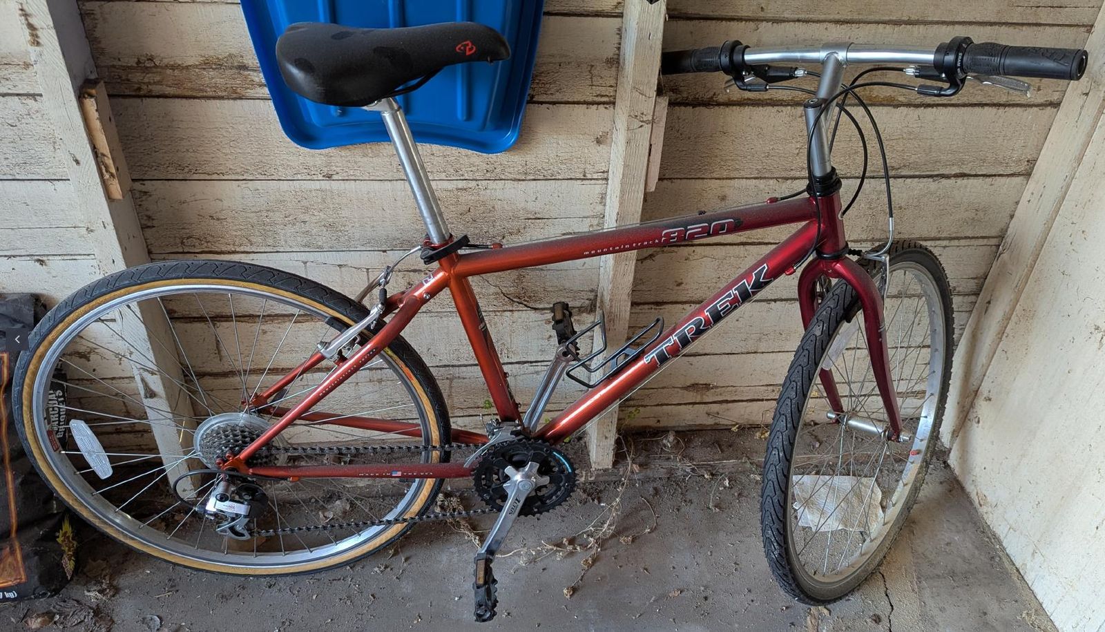 Trek 820 mountain bike