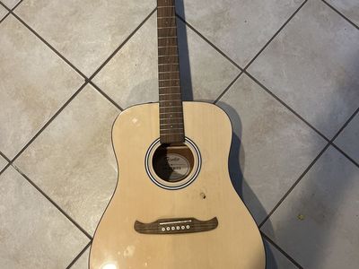 Fender Acoustic Guitar In Ok condition