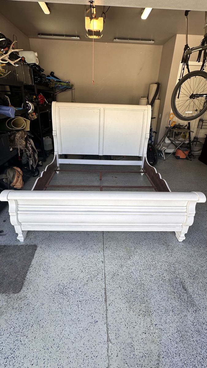 Solid wood sleigh bed