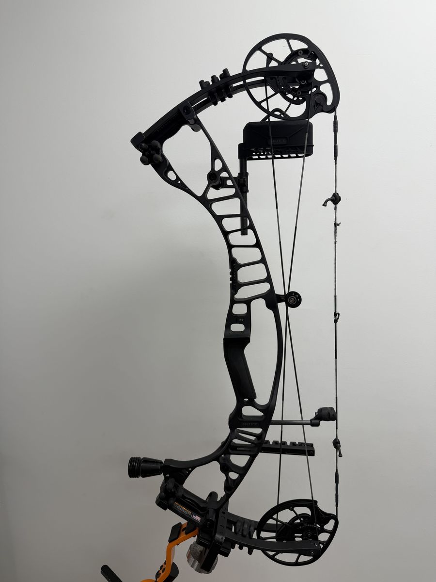 Hoyt VTM 31 RH -Used