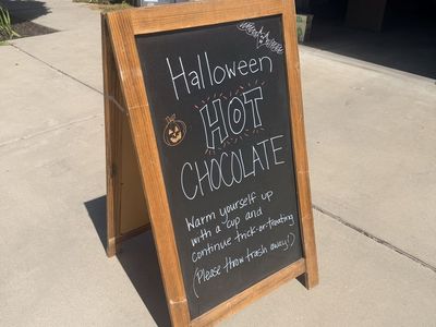 Chalkboard Easel – Great for Announcements, Crafts & More