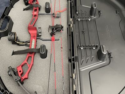 PSE Phenom DC Red Compound Bow with Hard Case and Arrow tube