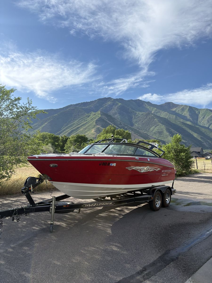 2013 Monterey 214 ss boat