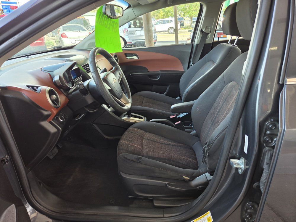 Main image 5