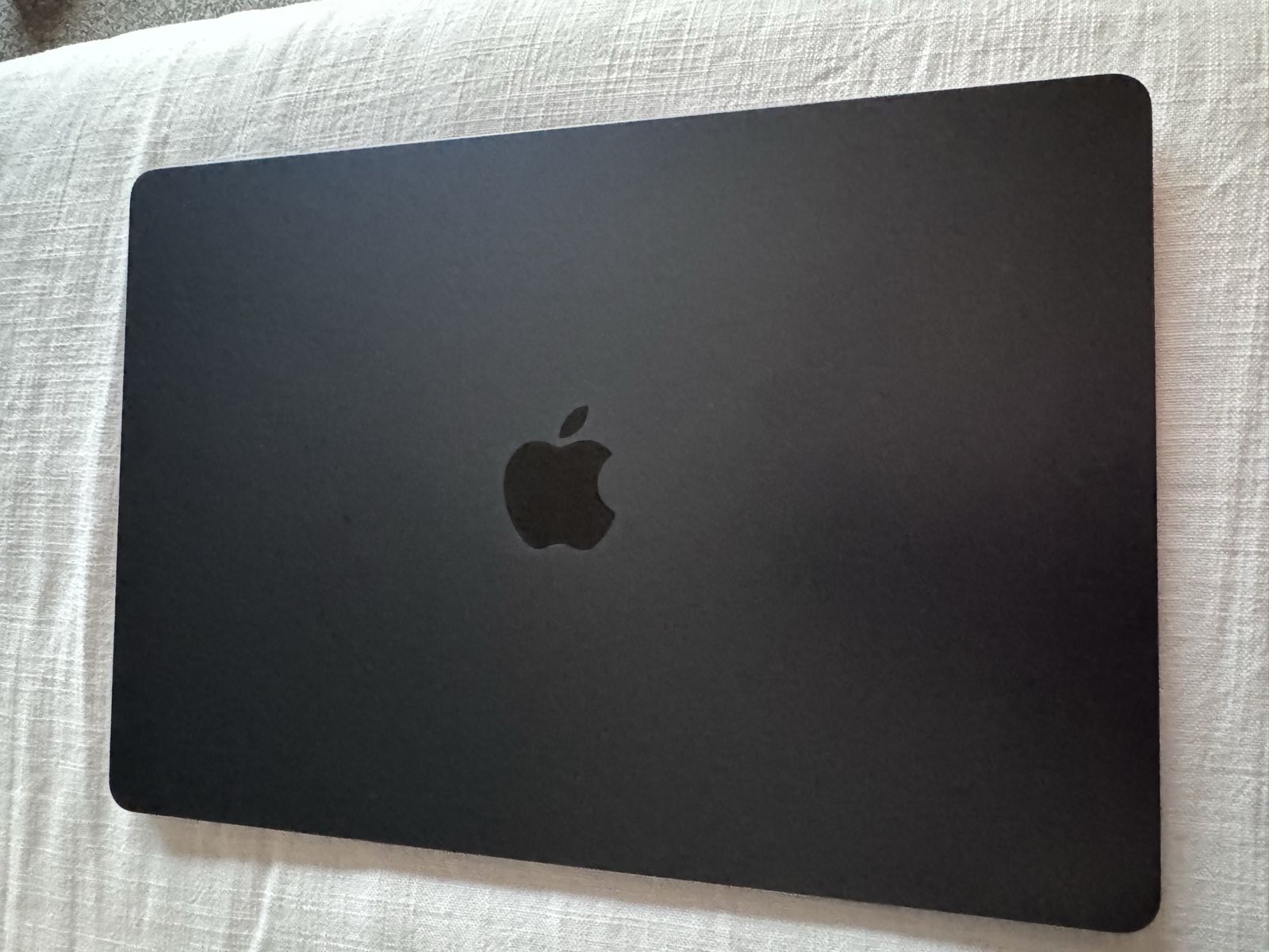 Apple MacBook Air 15-inch (2024) - M3, 16GB Memory, Midnight
