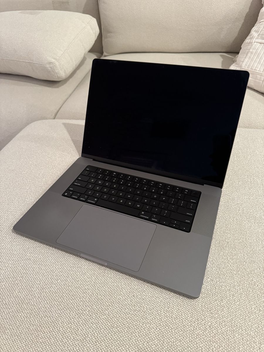 Apple MacBook Pro 16-inch (2021) M1 Pro, 16GB Memory, Space Gray Laptop