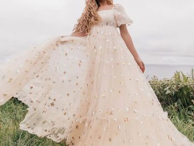 Jessakae Wendy Dress - Size Small - Cream with Gold & Silver Stars