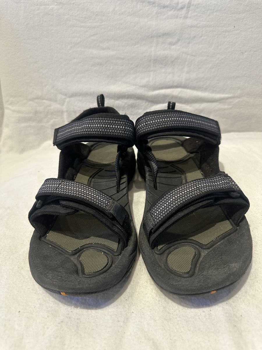 NAOT men’s size 9 Teva style sandals
