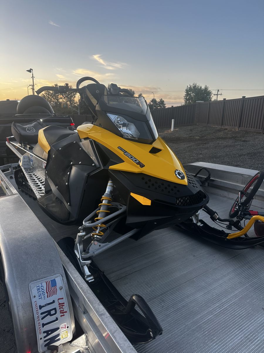 2008 Skidoo 800 - Great Mountain Sled