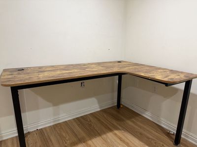 L-shaped corner desk