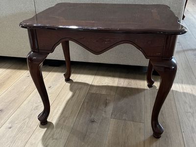Queen Anne End Table