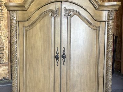 Child’s armor. Solid wood. Measures 5X5X2