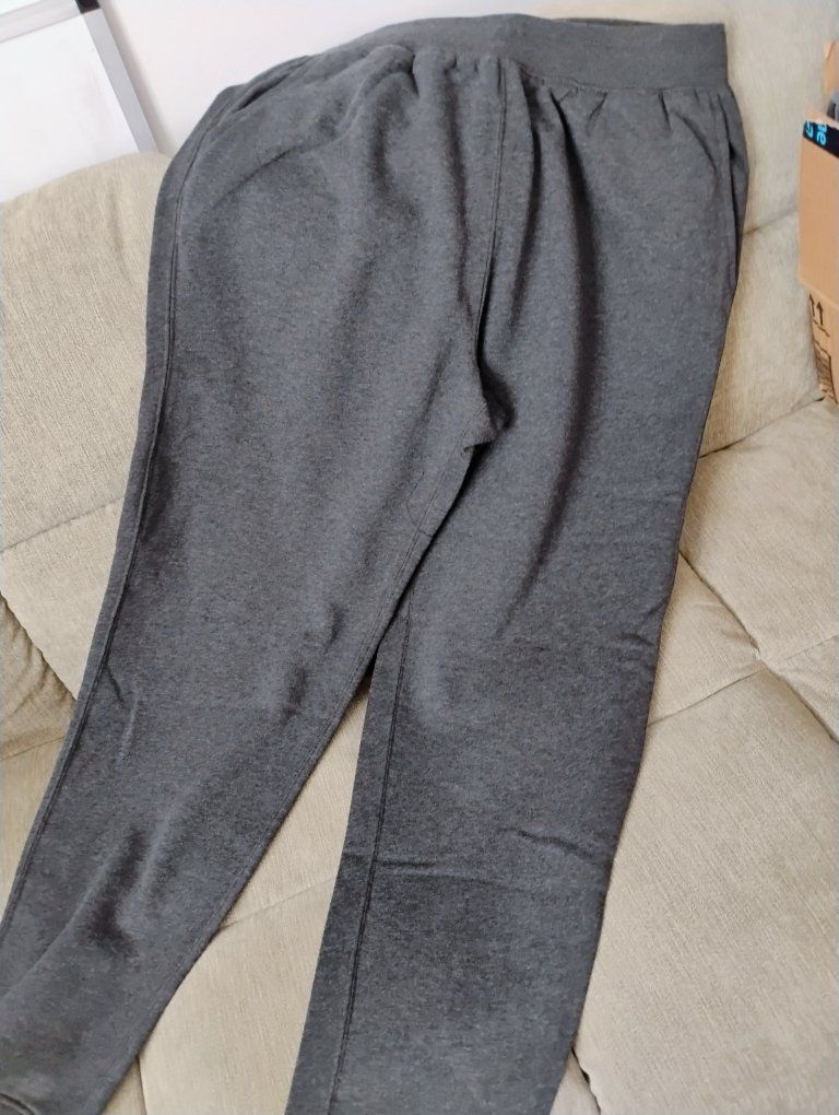 Stormtech Men's Grey Polyester Sweatpants - Size L/G, Designed in Vancouver, Made in Bangladesh