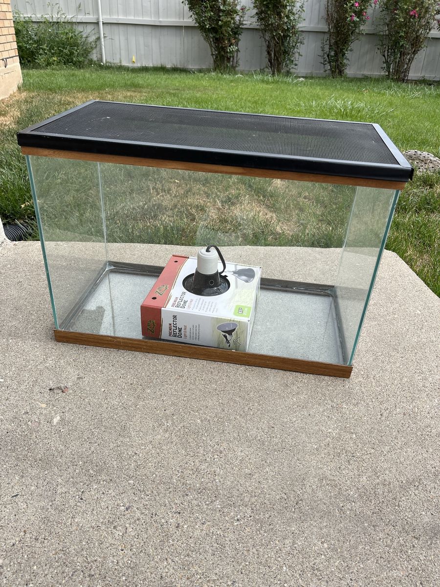 Zilla 10 Gallon Reptile Tank Terrarium with Dome Lamp