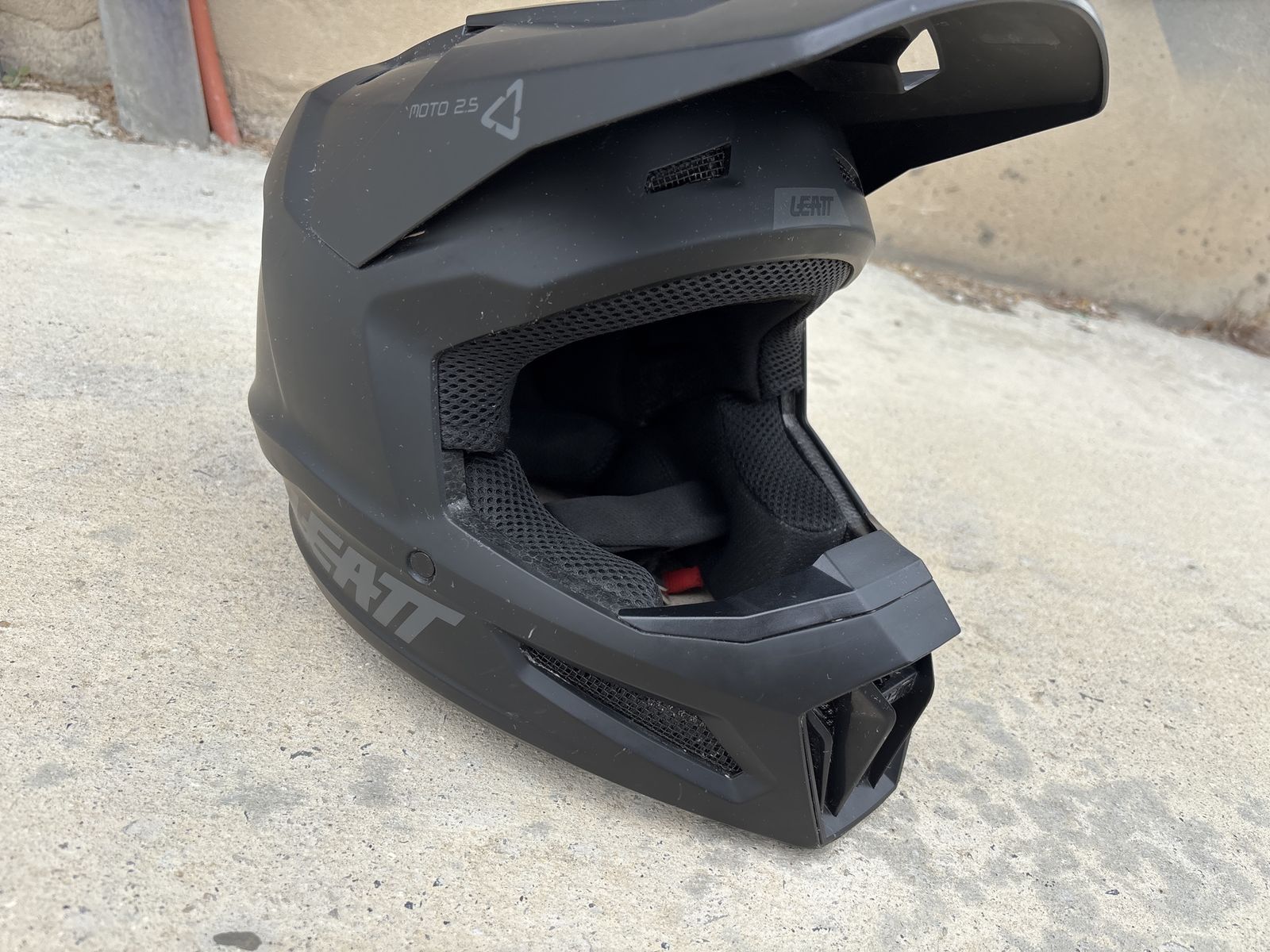 LEATT Brand New Motorcycle/dirt bike race helmet