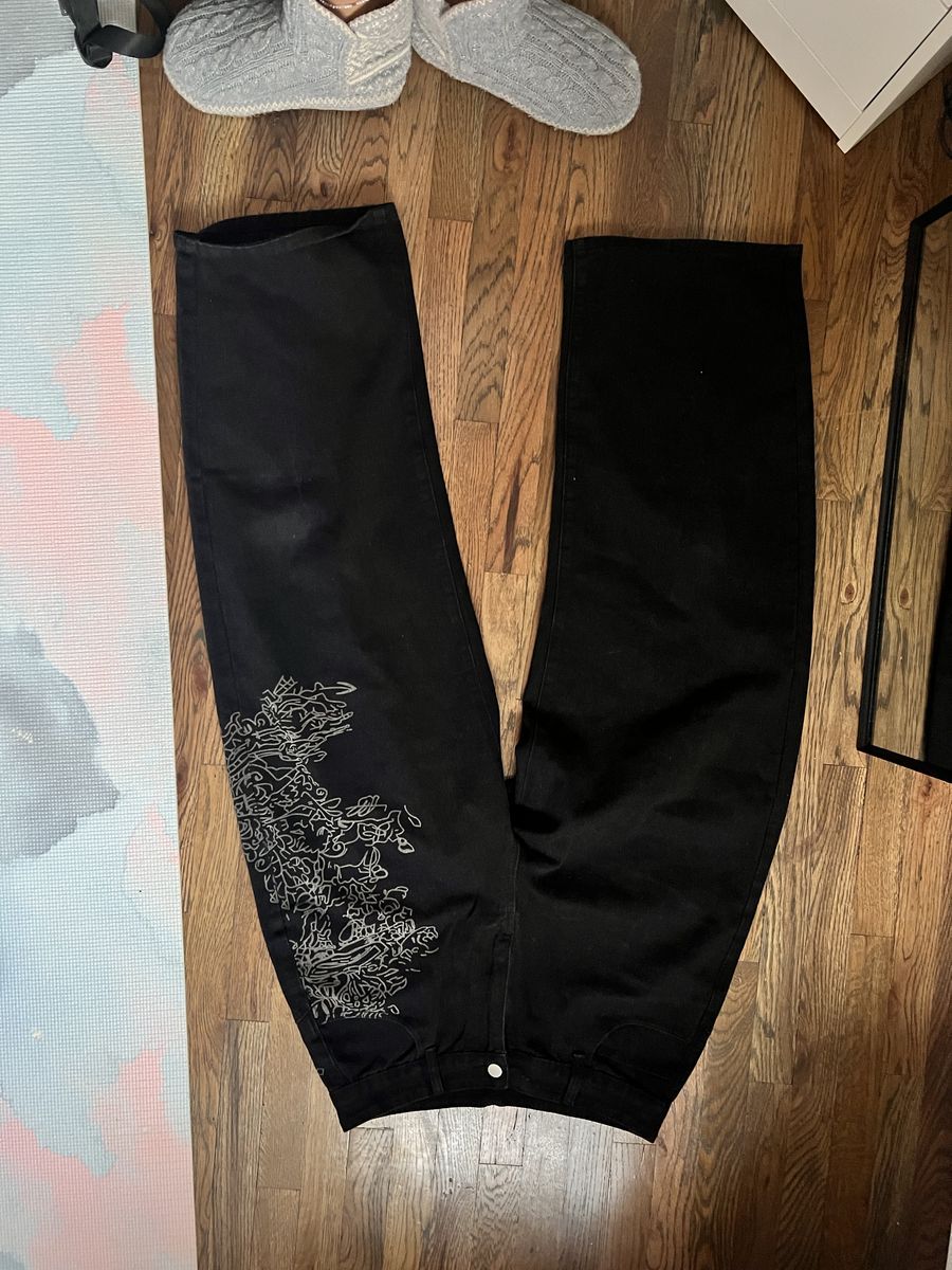 Baggy wide leg jeans.