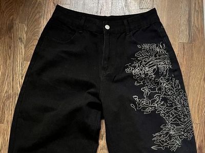 Baggy wide leg jeans.