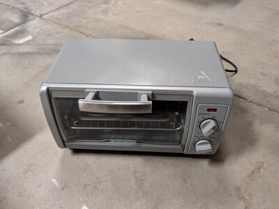 BLACK+DECKER Toaster Oven