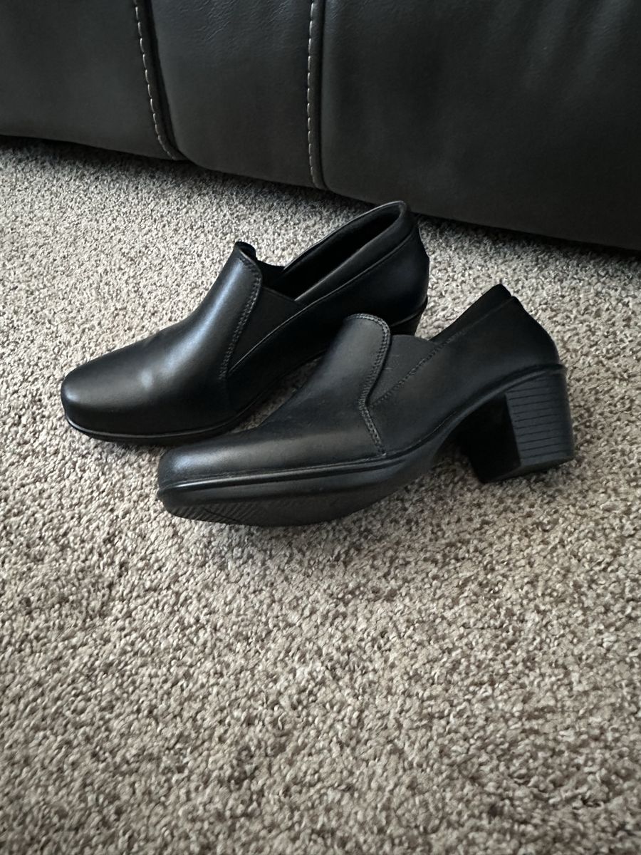 Black Heeled Slip-On Dress Shoes - Women's Comfortable Work Attire