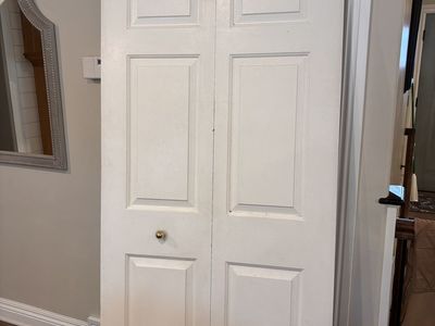 36 Inch Bi-Fold Closet Door