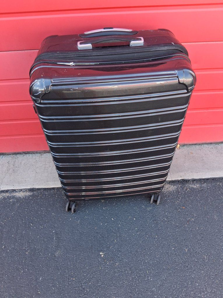 XL Size Hard Plasic Luggage Suitcase Nice!
