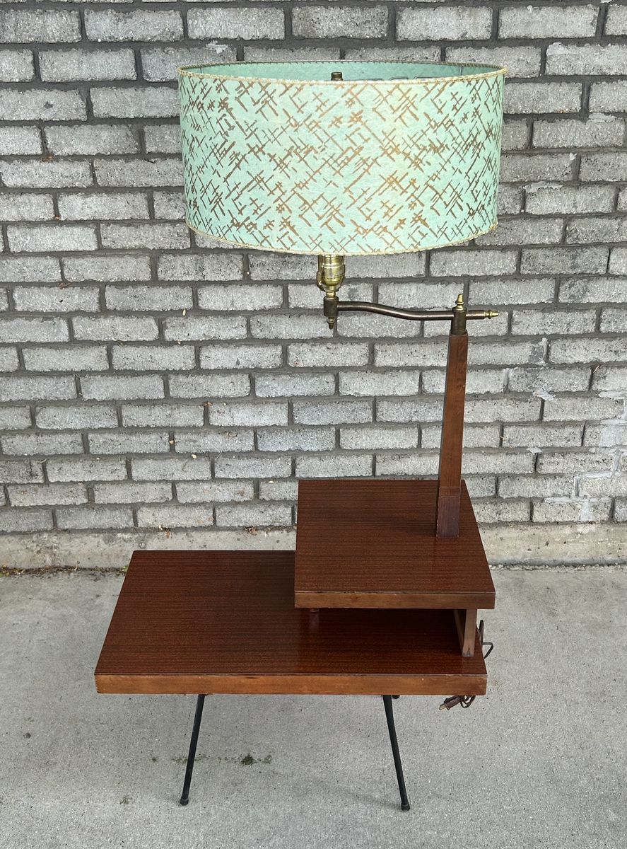 Vintage 50’s End Table with Lamp
