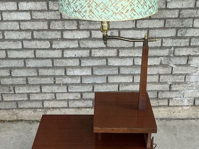 Vintage 50’s End Table with Lamp