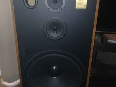 Jensen CS 315 3-Way Floorstanding Speakers - Vintage Audio