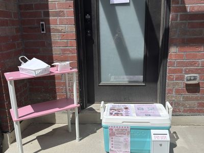 SELF SERVE TREAT COOLER!