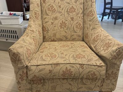 Pair of Floral Ethan Allen Upholstered Wingback Accent Chairs - Traditional Style, Excellent Condition