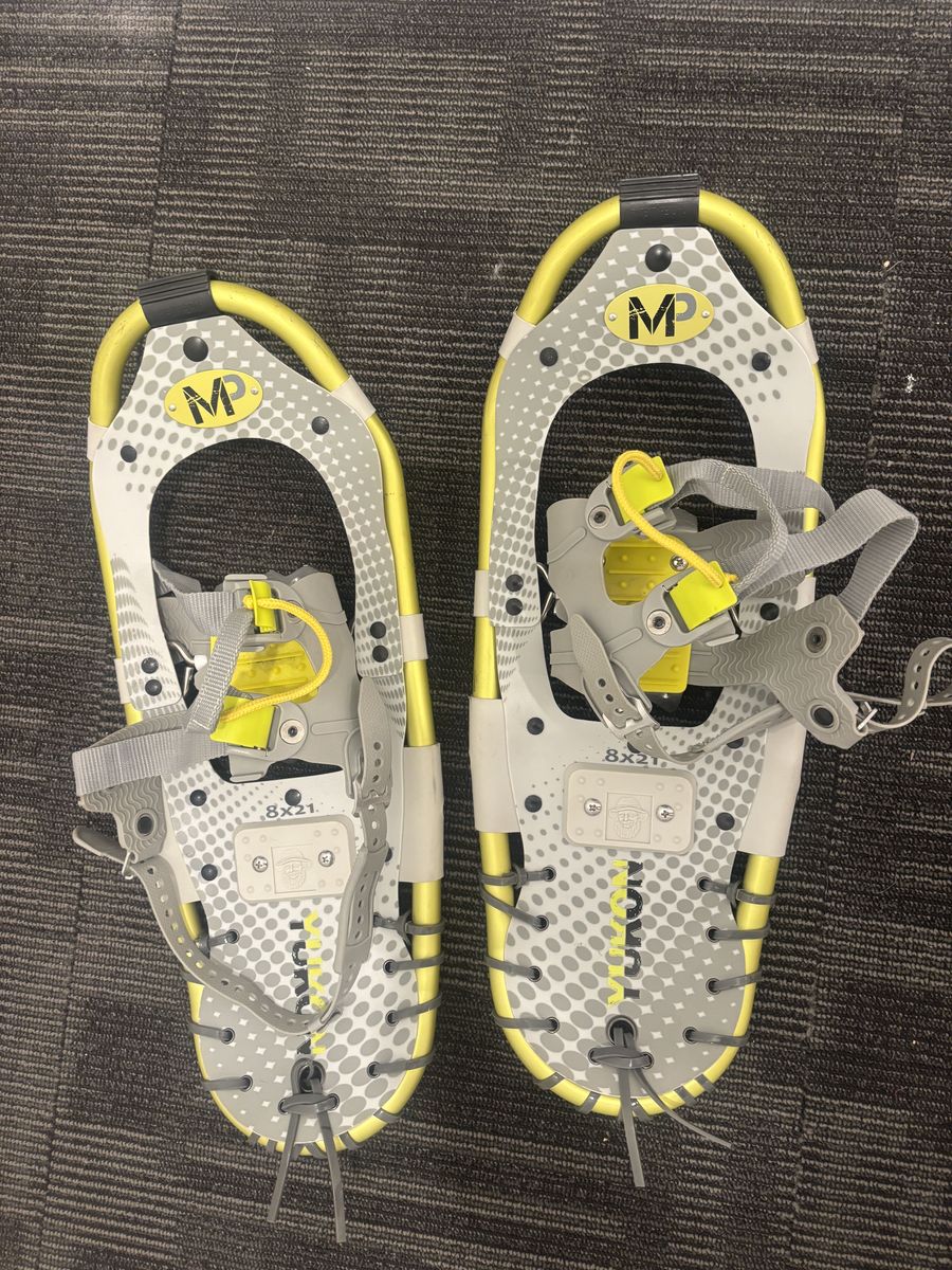 snow shoes 8x21