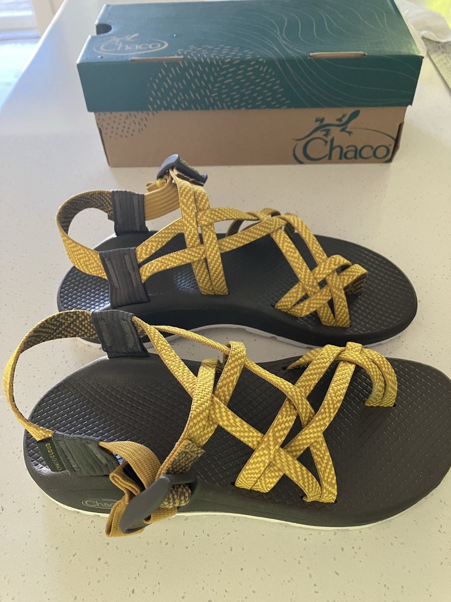 New Chaco Women's Z/Cloud X2 Sandals in Hermes Gold - Size 8 (Never Worn)