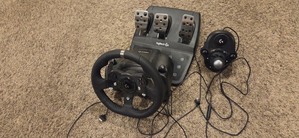 Logitech G920 Driving Force Racing Wheel, Pedals & Shifter Set for Xbox and PC