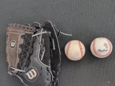 Wilson A03RB158512 12" Youth Baseball Glove Right Hand Throw Used